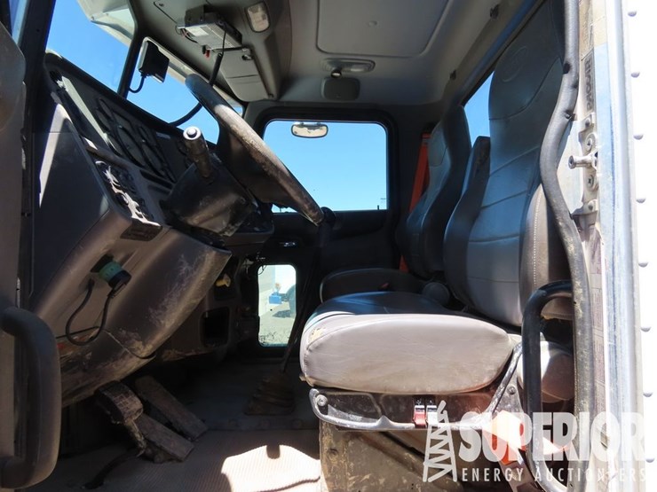 2012-peterbilt-367-image-6