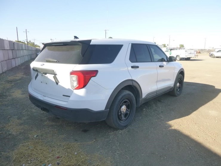 2020-ford-explorer-image-4