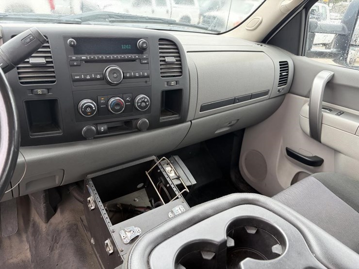 2012-gmc-sierra-2500-image-19