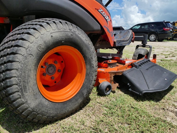 2011-kubota-zd326-image-7