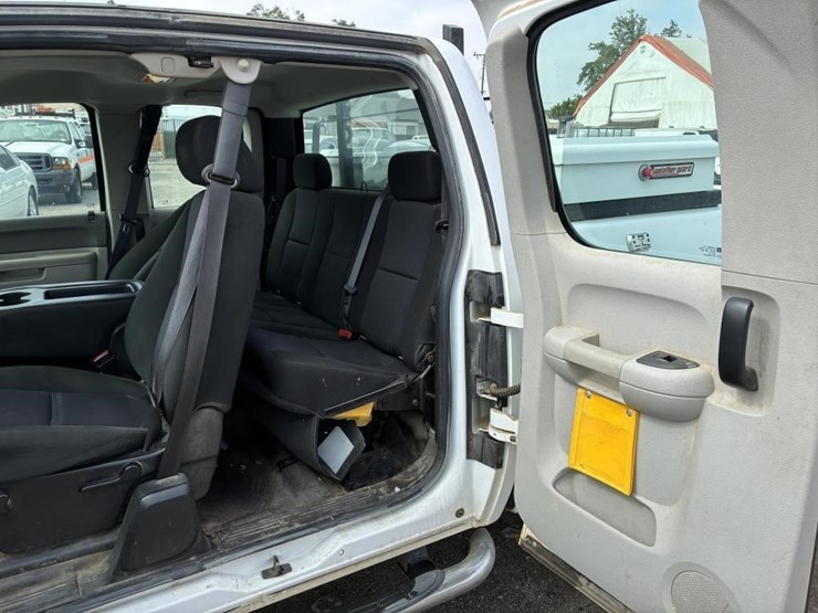 2012-gmc-sierra-2500-image-22