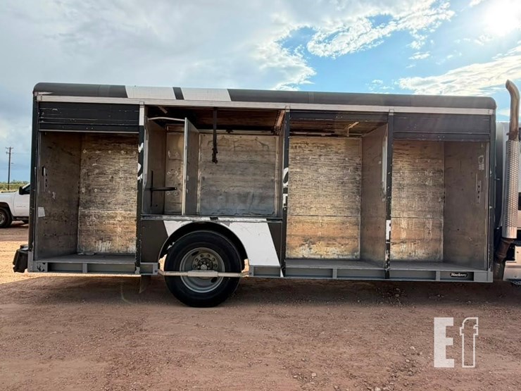 2017-international-durastar-4300-image-10