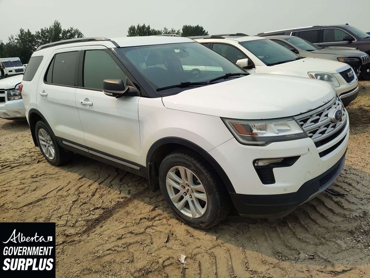 2019-ford-explorer-image-28