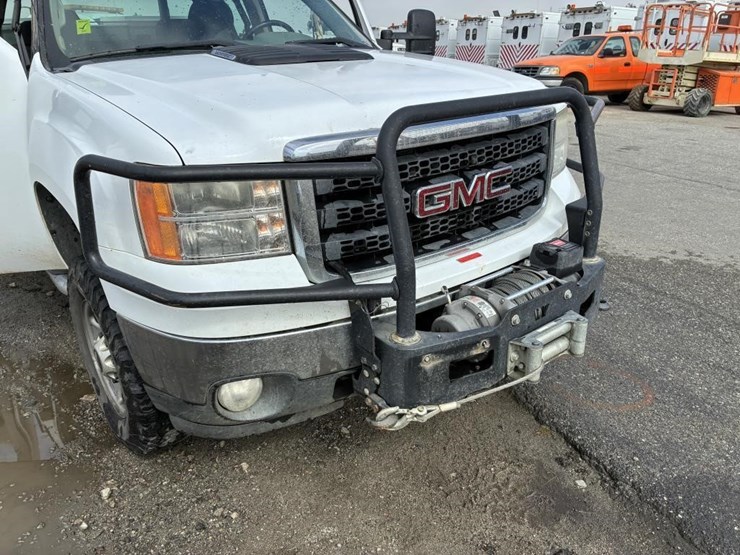 2012-gmc-sierra-2500-image-17
