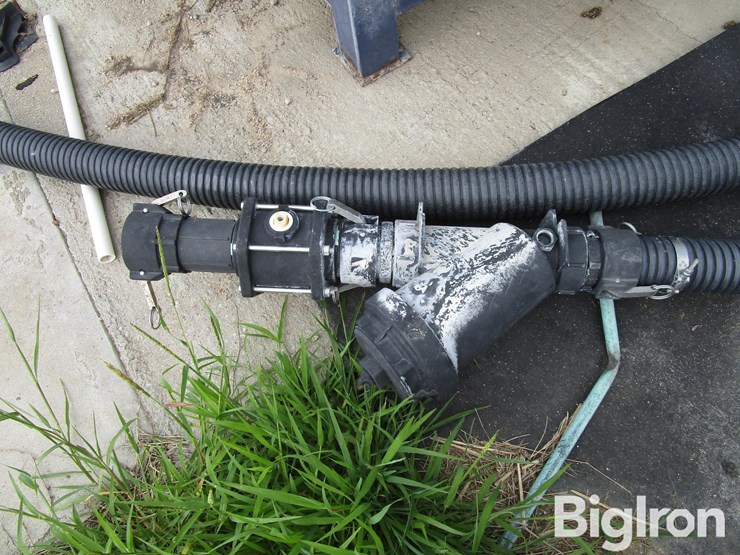3000-gal-water-tank-on-skid,-hose-and-fittings-image-11