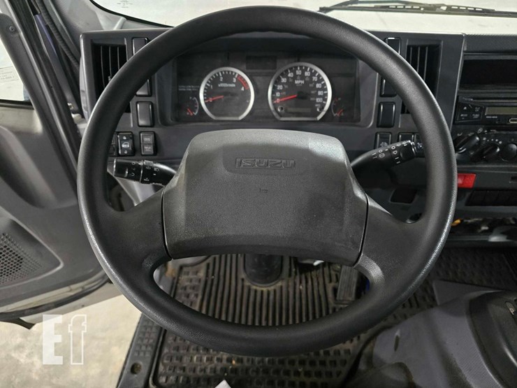 2018-isuzu-nrr-image-10
