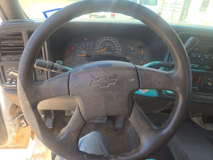 2006-chevrolet-silverado-2500-image-20