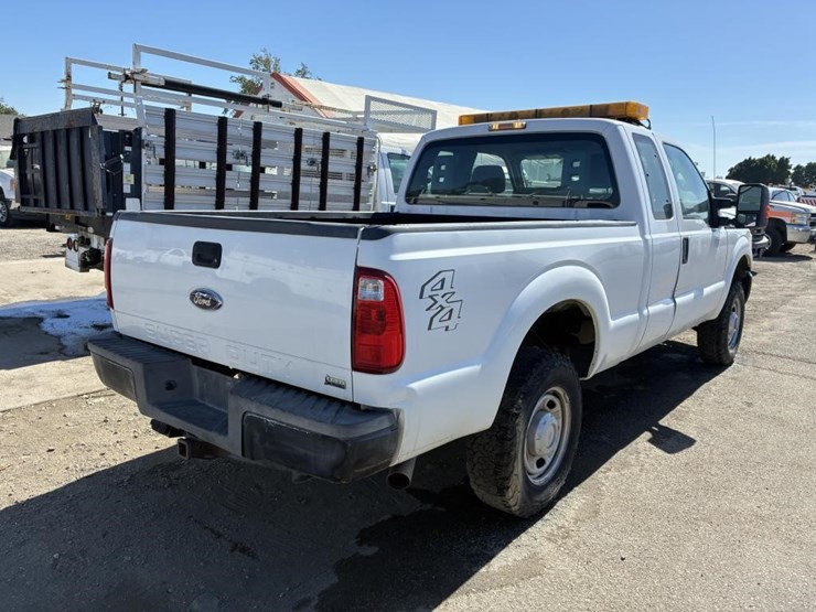 2011-ford-f250-xl-image-3