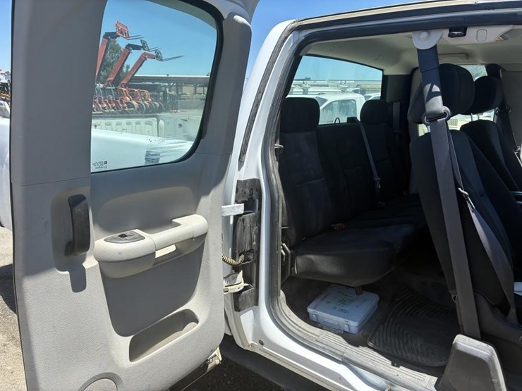 2012-gmc-sierra-2500-image-11
