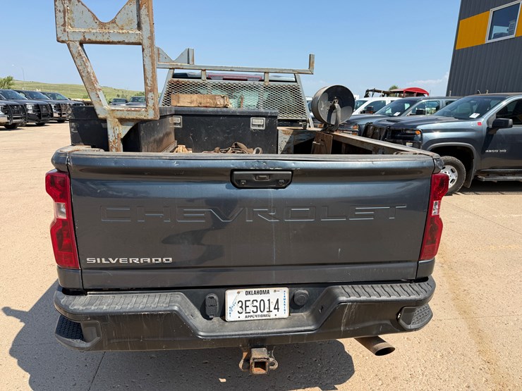 2020-chevrolet-silverado-2500hd-image-8