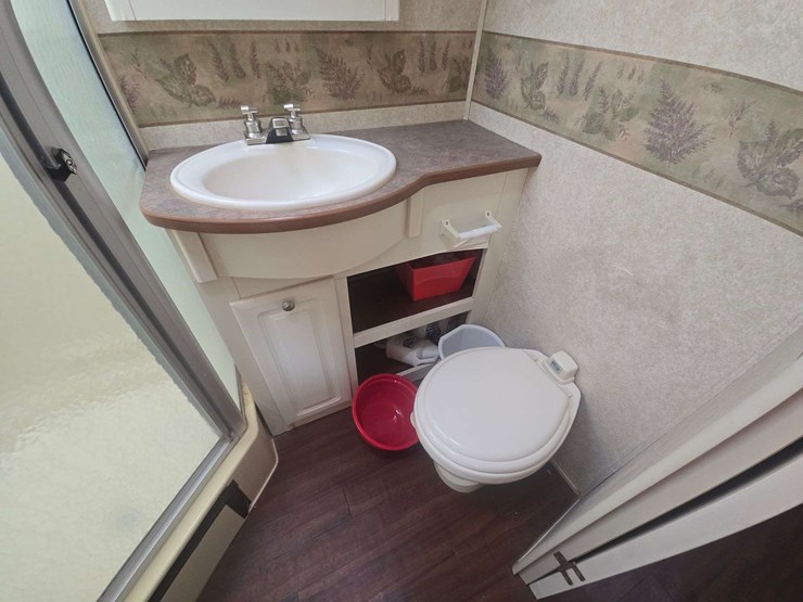 2006-keystone-outback-travel-trailer-image-31
