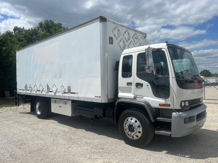 2001-gmc-t7500-image-7
