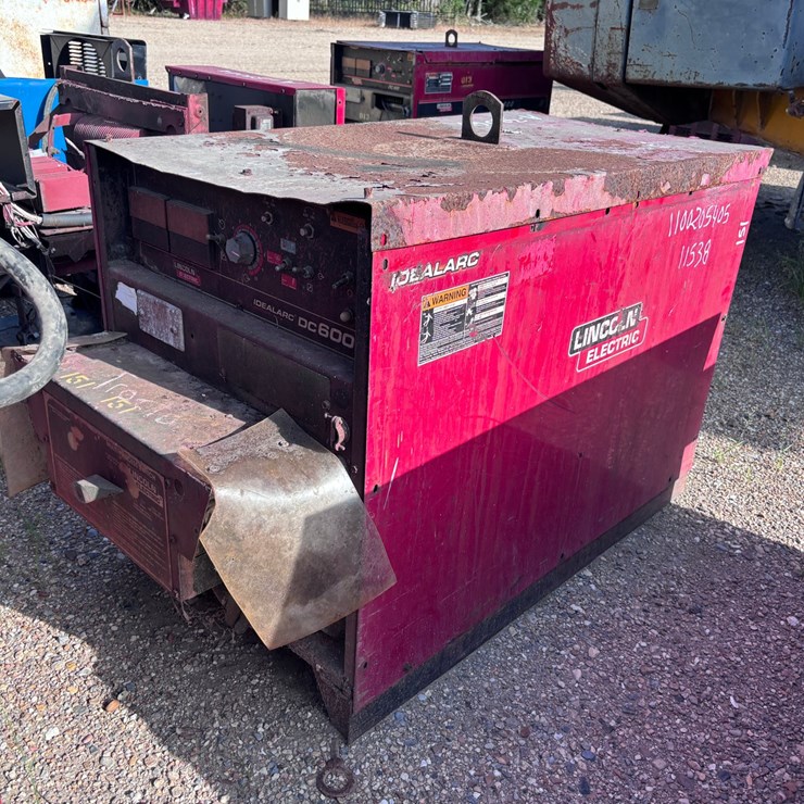 #39067 • LINCOLN ELECTRIC DC-600 WELDER | FOR PARTS/REPAIRS