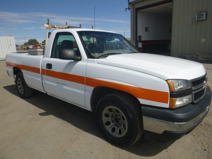 2006-chevrolet-1500-image-2