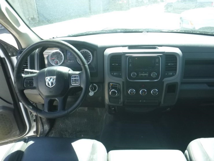 2016-dodge-1500-image-9