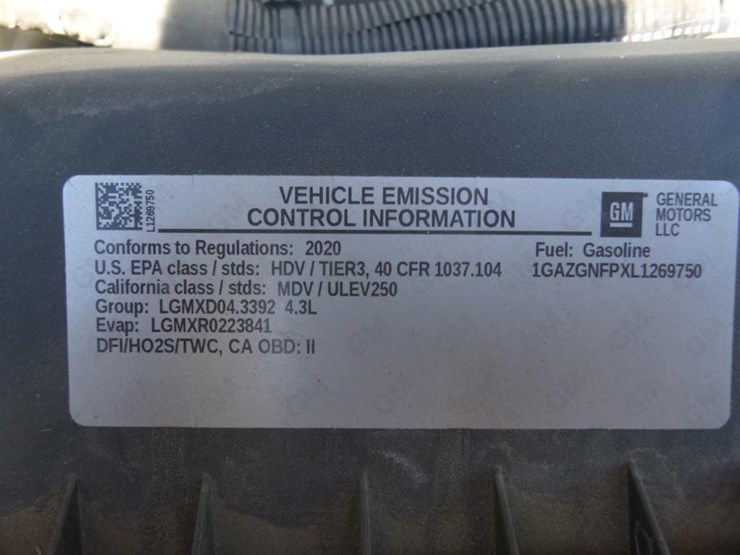 2020-chevrolet-express-2500-image-11