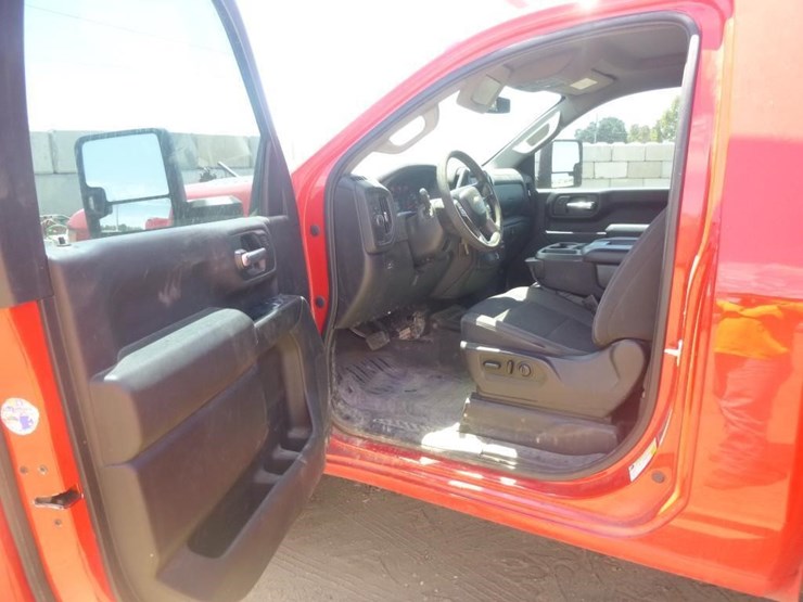 2020-chevrolet-2500-image-8