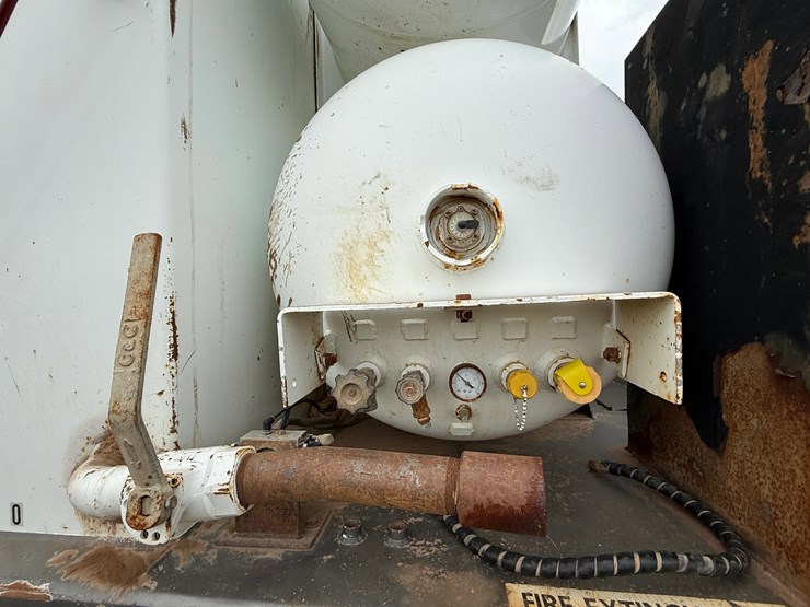 2014-western-star-4900-image-10