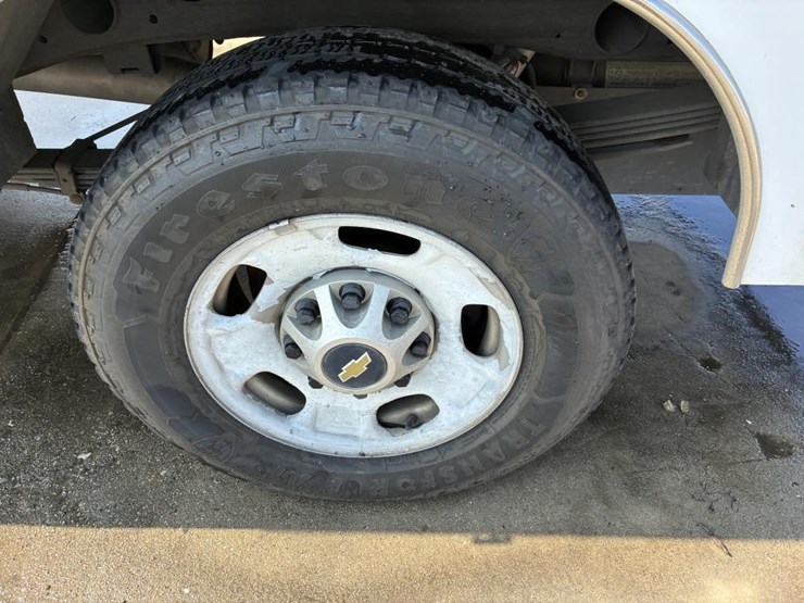 2013-chevrolet-silverado-2500-image-5