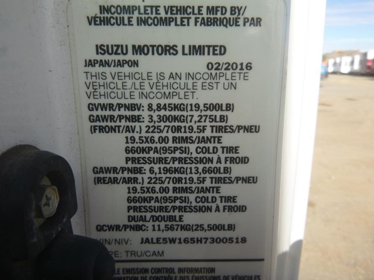 2017-isuzu-nrr-image-23