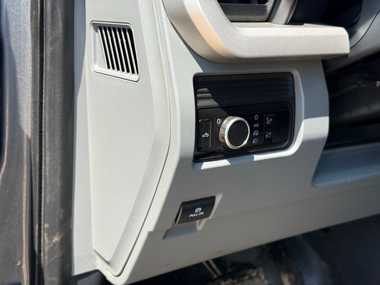 2023-ford-f250-image-21