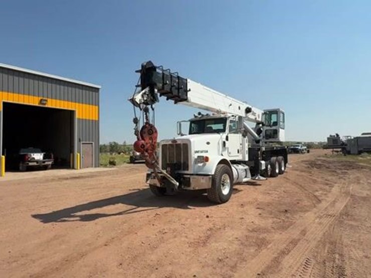 2012-peterbilt-367-image-1