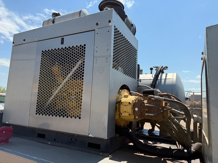 2012-john-deere-6068hf485-image-20