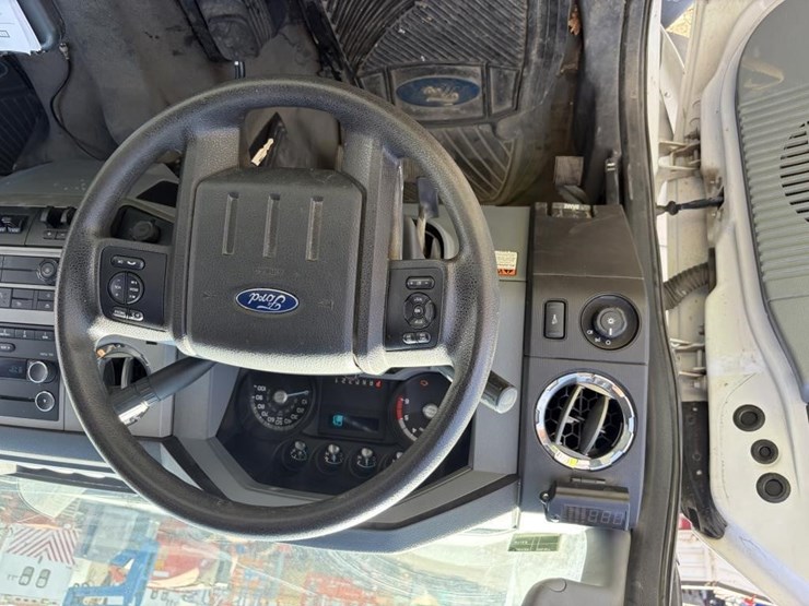 2016-ford-f450-xlt-sd-image-17