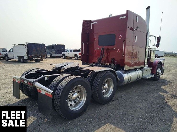 2018-peterbilt-389-image-4