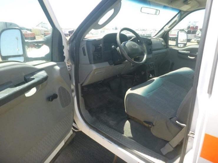 2005-ford-f450-image-11