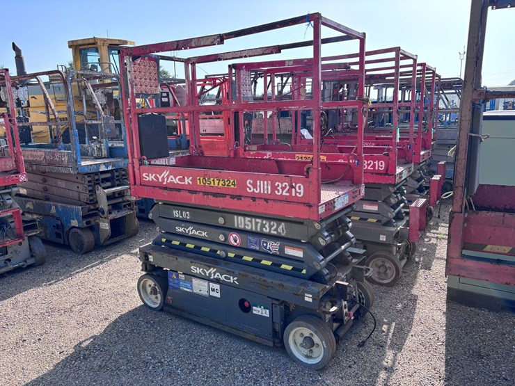 #39052-•-skyjack-sj111-3219-scissorlift-electric-|-for-parts/repairs-image-2