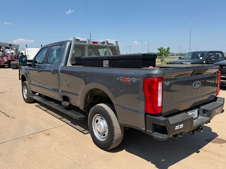 2023-ford-f250-image-10