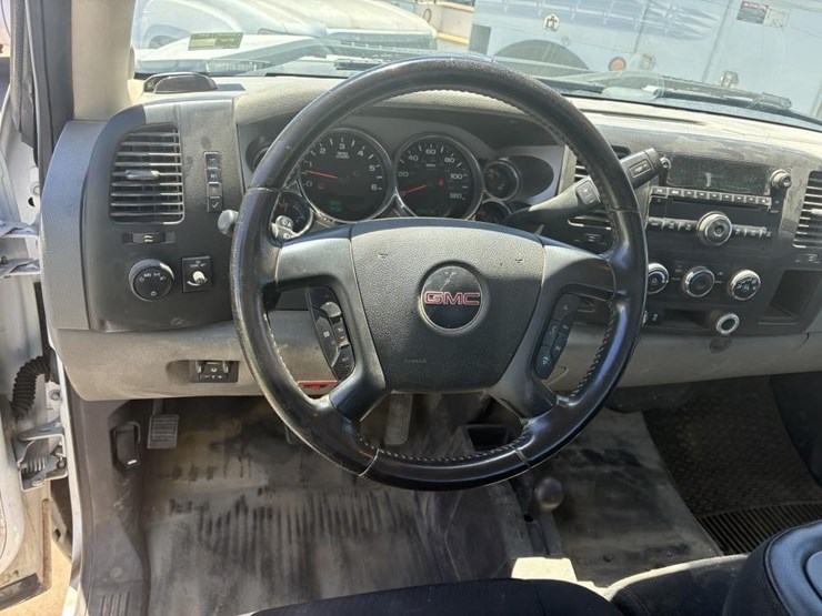 2012-gmc-sierra-2500-image-14