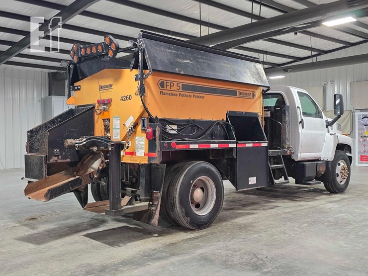 2008-gmc-topkick-c8500-image-3
