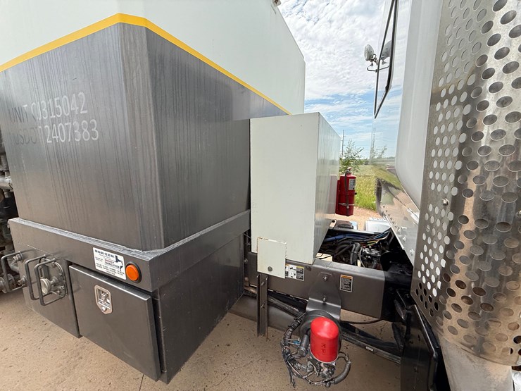 2012-kenworth-t800-image-19