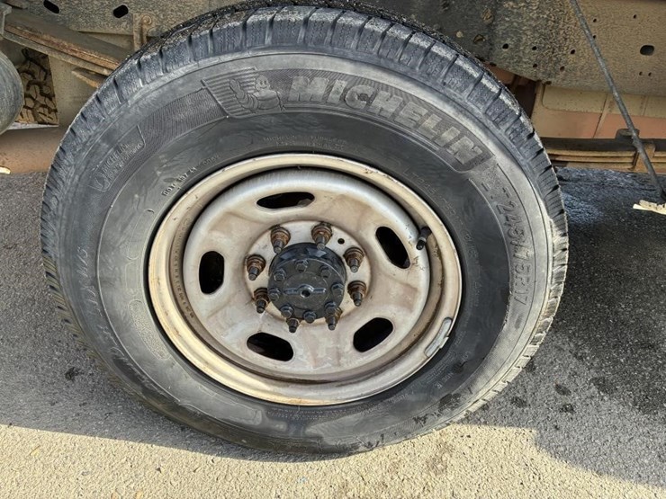 2011-ford-f250-xl-image-6