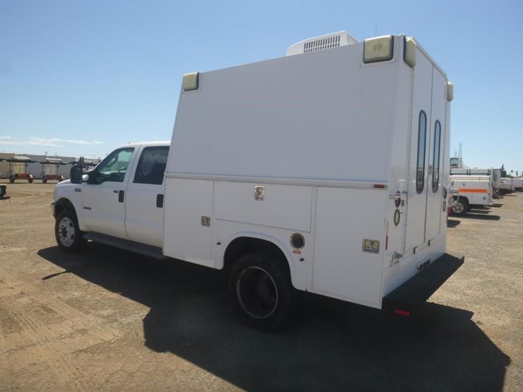 2004-ford-f550-image-4