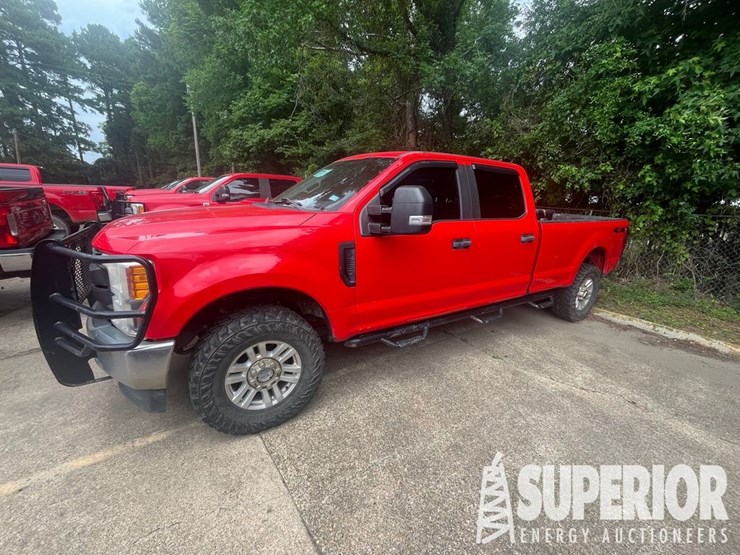 2017-ford-f250-xl-image-1
