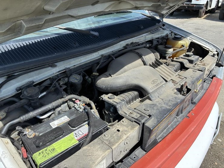 2001-ford-e350-image-13