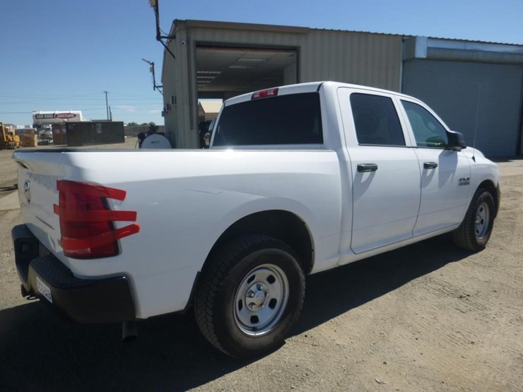 2016-dodge-1500-image-3