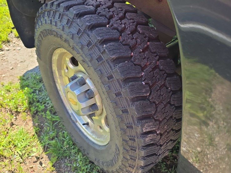 2003-chevrolet-2500hd-pick-up-truck,-211,414-miles,-extended-cab,-long-bed,-gas,-power-window-and-locks,-6.0-vortec,-vin--1gchk29u33e374043-image-13