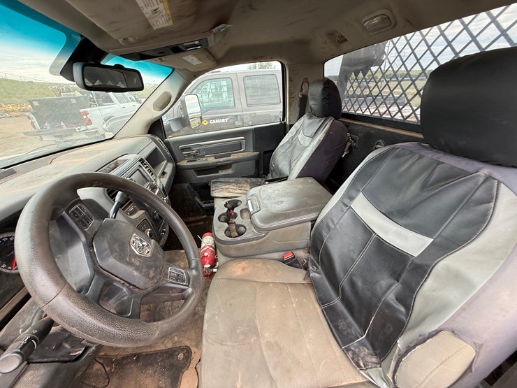 2015-dodge-ram-3500-image-11