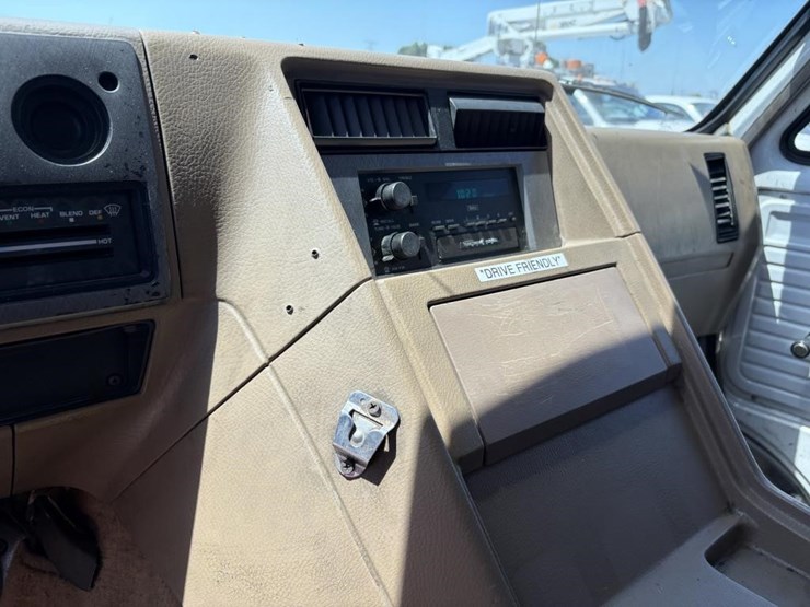 1995-utility-van-image-20