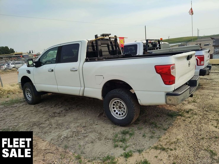 2017-nissan-titan-image-2
