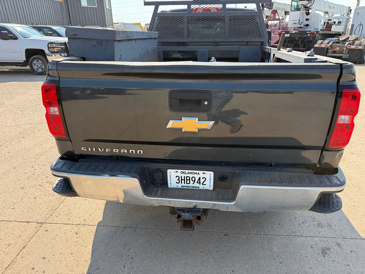 2018-chevrolet-silverado-2500hd-image-8