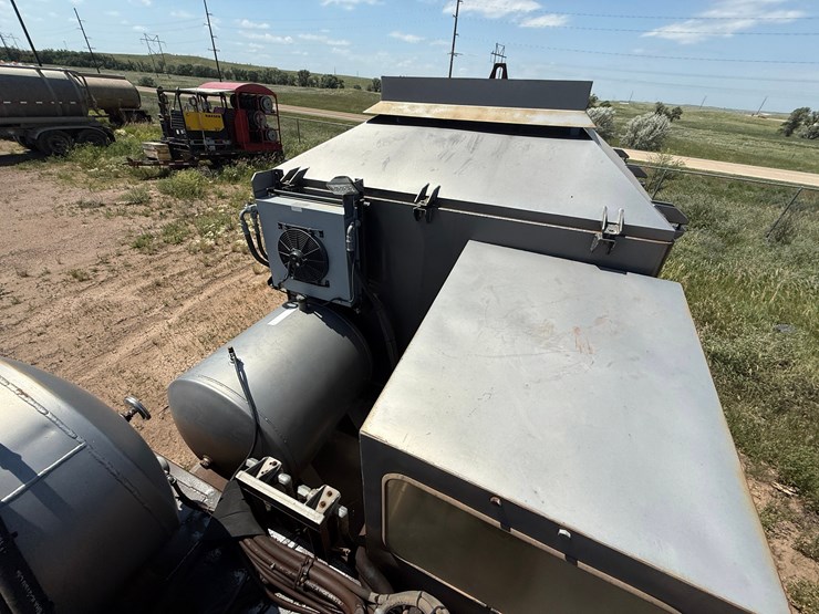2012-john-deere-6068hf485-image-23