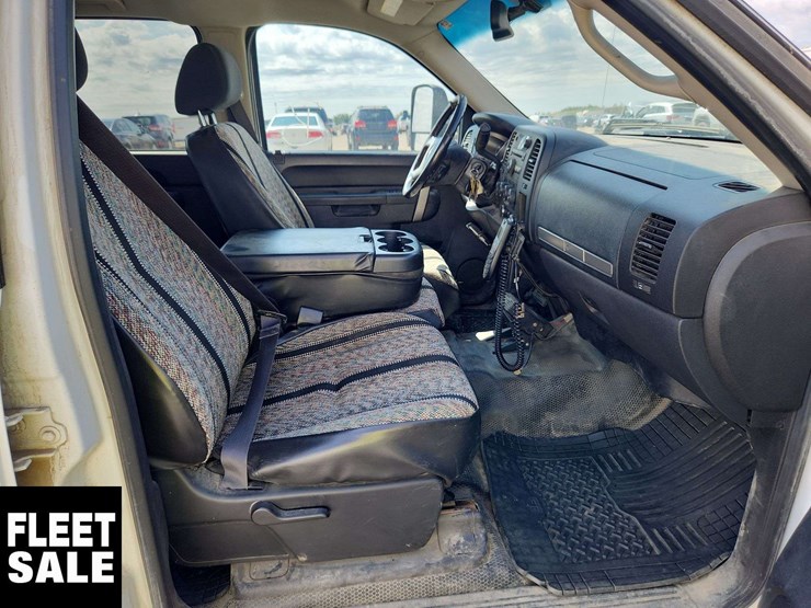 2013-chevrolet-silverado-2500hd-image-19
