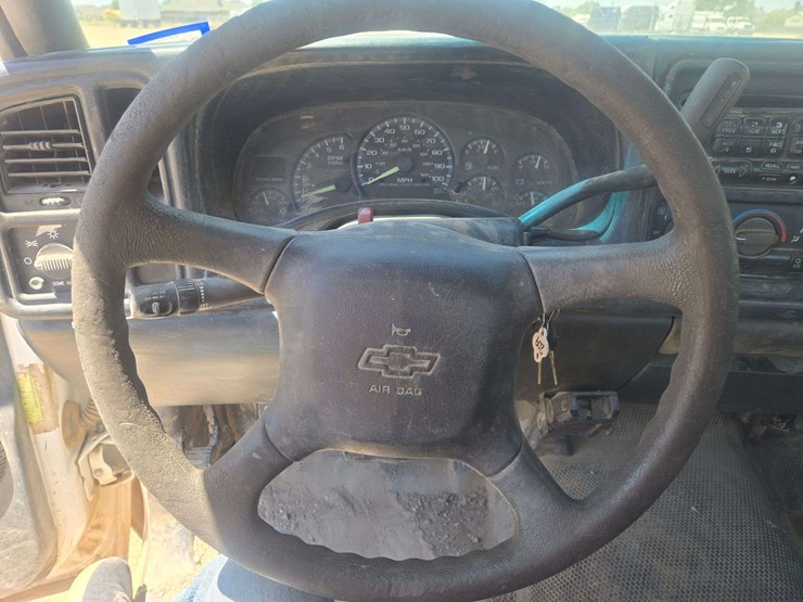 2001-chevrolet-silverado-2500-image-17