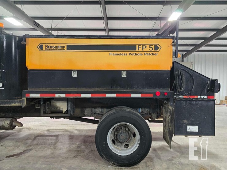 2006-gmc-topkick-c8500-image-17