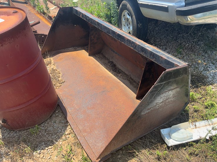 72"-skid-steer-bucket-image-1